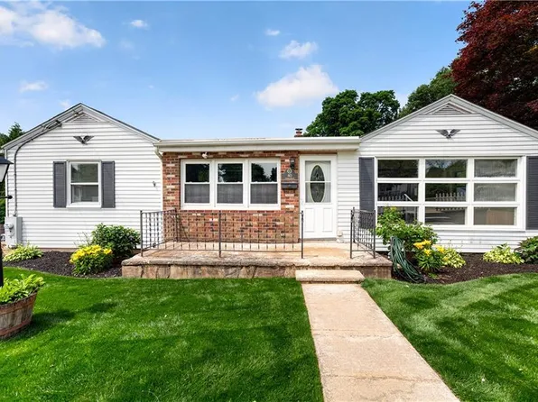 40 Cleveland St, West Warwick, RI 02893
