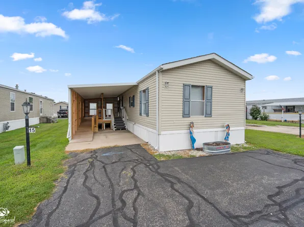 15 Birch Ct, Watseka, IL 60970
