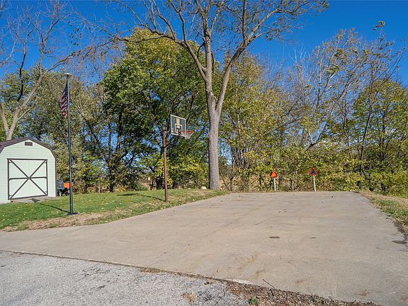 4th image of 103 1st St