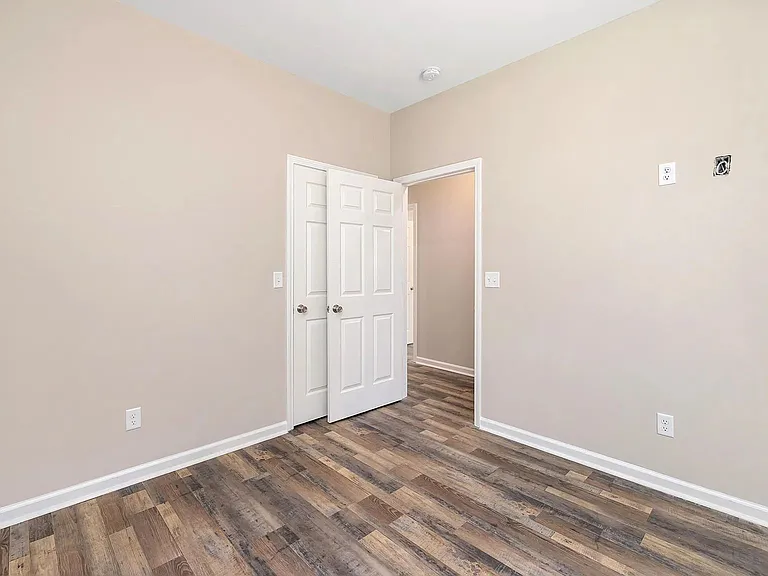 14 Hatfield St — Photo 17