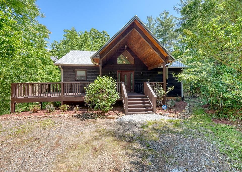 1st image of 855 Smokey Hollow Drive