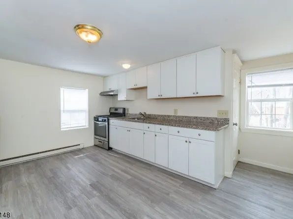 84 Mill St #B, Newton, NJ 07860