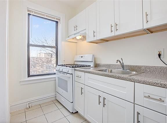 2nd image of 107 Kensington Ave APT 504