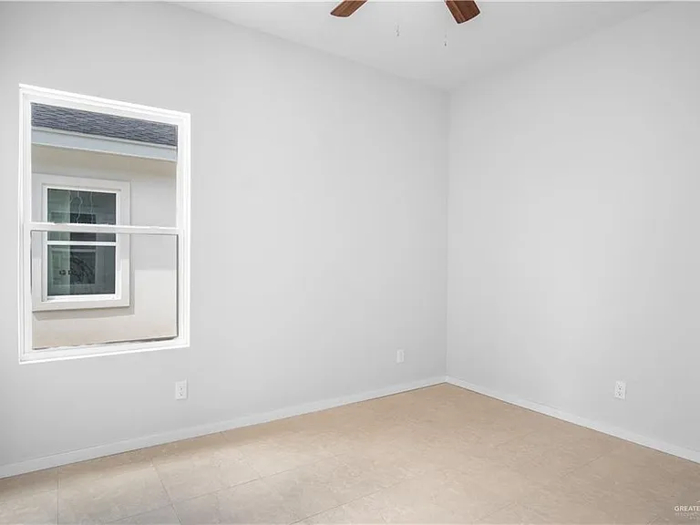 704 N Alexandrite Ave #1 — Photo 10