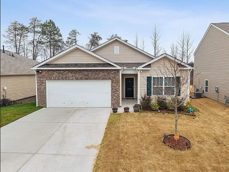 528 Ashwood Way — Photo 1