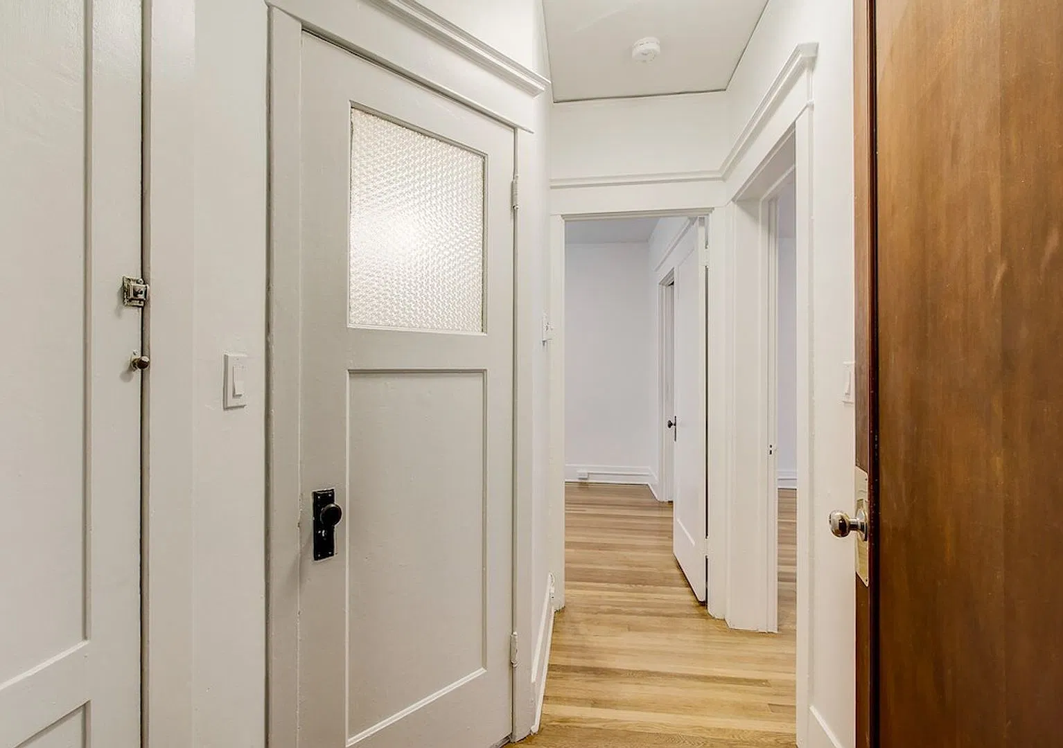 Virginian Apartments — Photo 3
