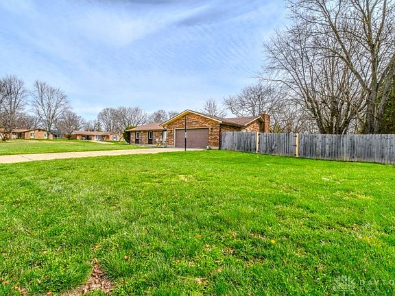 2nd image of 1276 Meadow Bridge Dr
