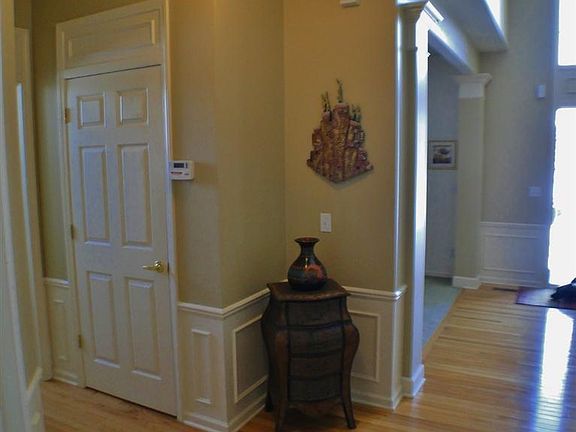 2nd image of 6166 Creekside Ct
