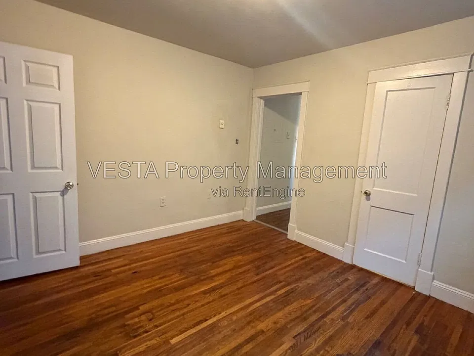 19 S Royal Ave #4
