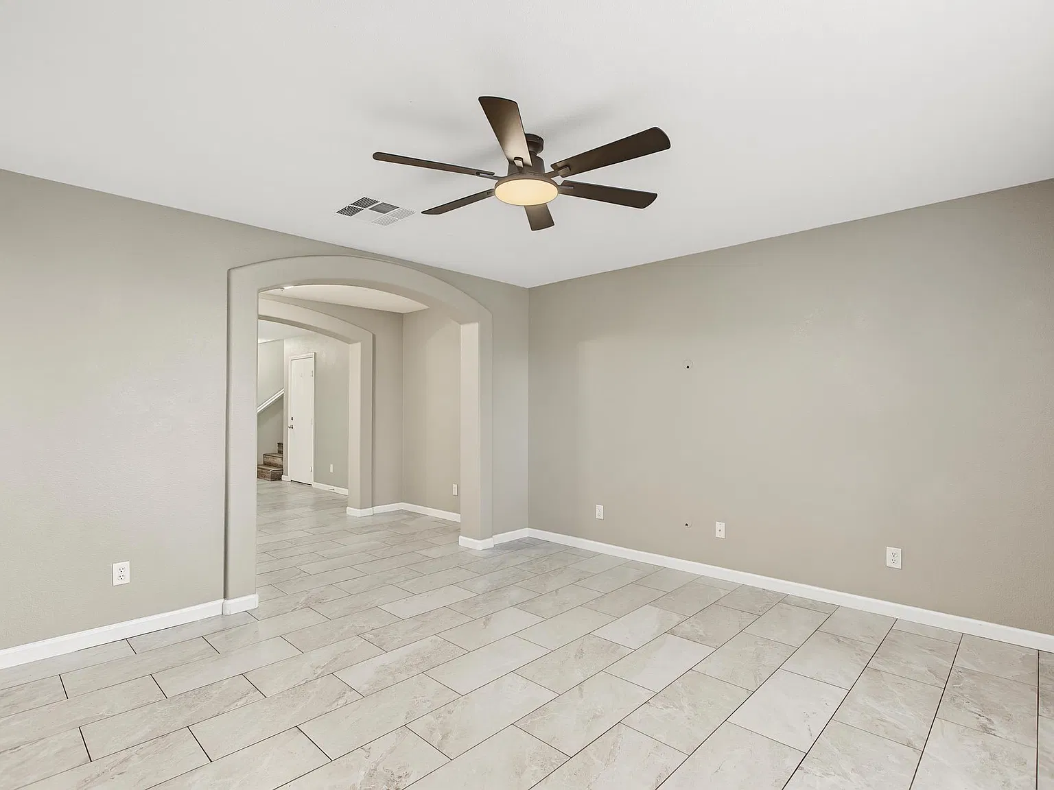 3 bed, 1549 sqft, $2,200 — Photo 2