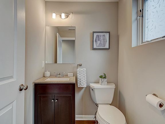 2nd image of 1310 N Hope St #12
