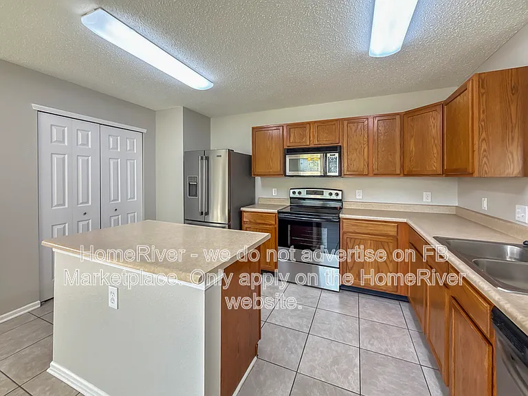 6886 W Raleigh Dr — Photo 4