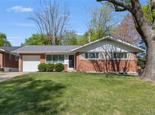 8718 Glenwood Dr, Saint Louis, MO 63126