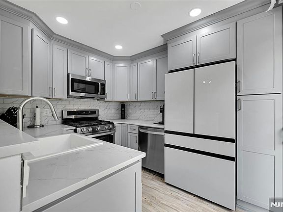 5th image of 5 Yorkview Drive