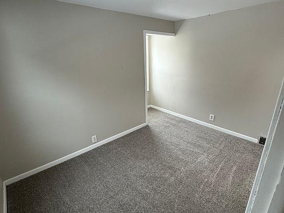 5th image of 1443 Munith Rd