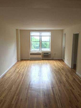 2nd image of 24510 Grand Central Pkwy APT 7K