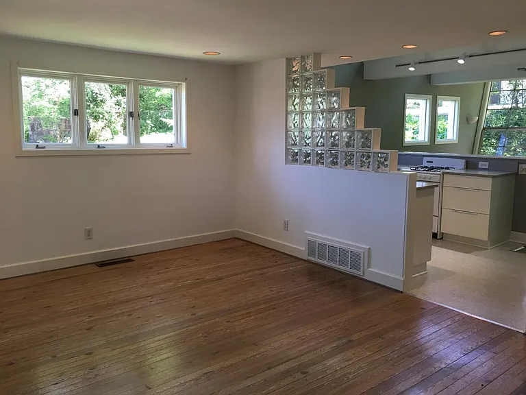 599 E Morningside Dr NE #1 — Photo 19