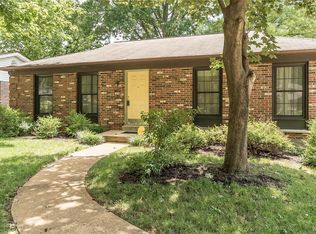 2438 Via Miralesta Dr, Saint Louis, MO 63125