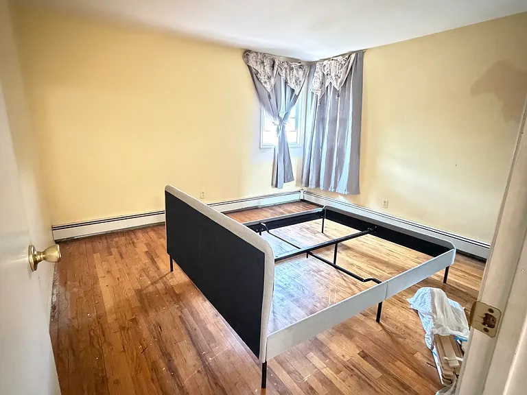 143 Wellington Rd — Photo 6