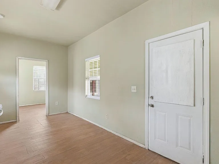 2411 Leffingwell St — Photo 35