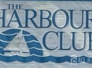 2902 Lighthouse Ln, Parlin, NJ 08859