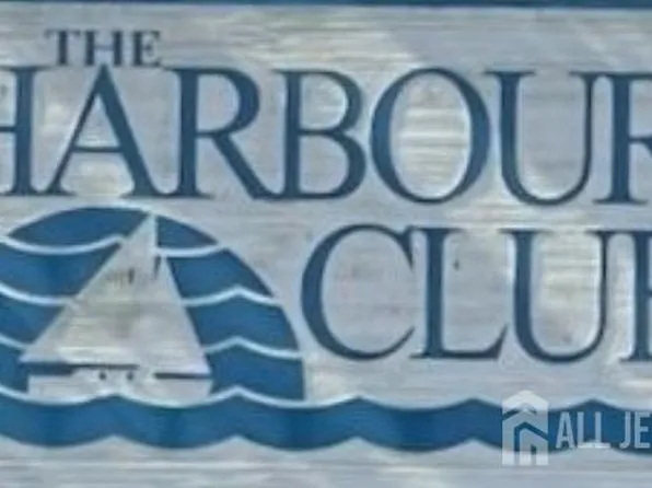 2902 Lighthouse Ln, Parlin, NJ 08859