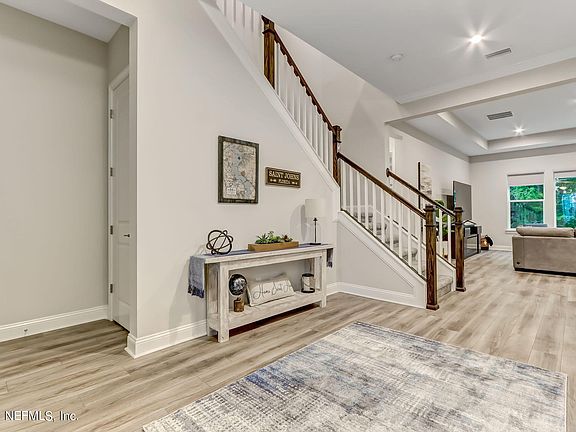 4th image of 64 High Oaks Pl