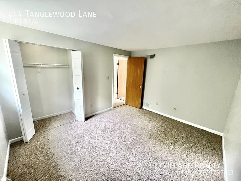 444 Tanglewood Ln — Photo 8