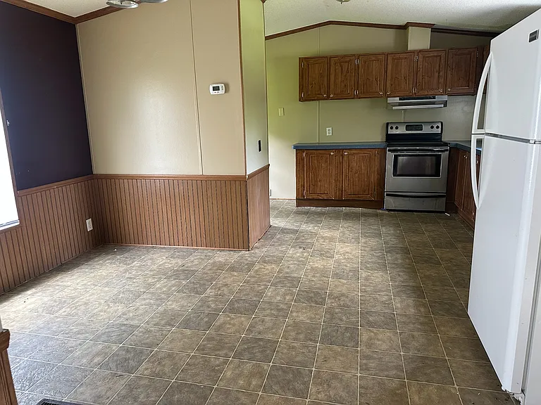 182 Clements Rd — Photo 6