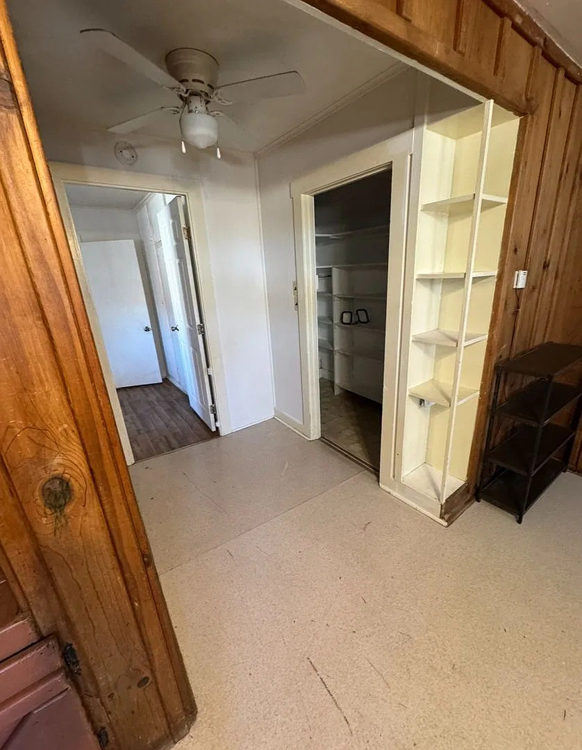 Cute older home in Yerington with an enclosed porch, includes W/D, Fridge and Range — Photo 2