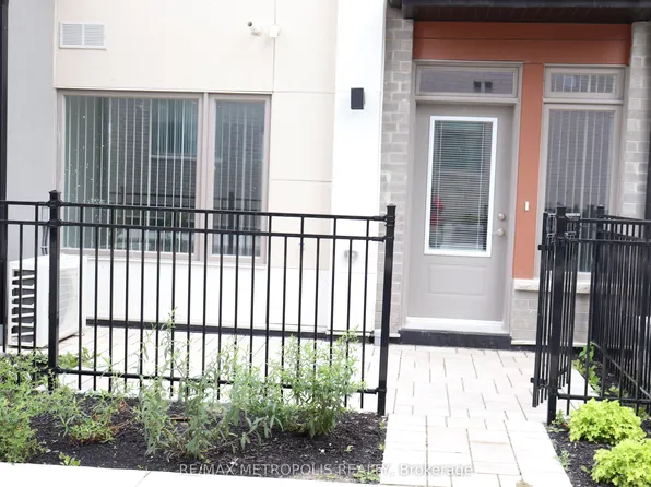 40 Orchid Place Dr #28, Toronto, ON M1B 0C4