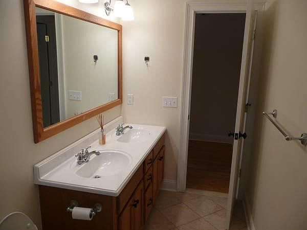 Double sinks in the renovated bathroom