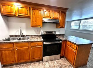 27 Emerald Dr APT 15, Barrington, NH 03825