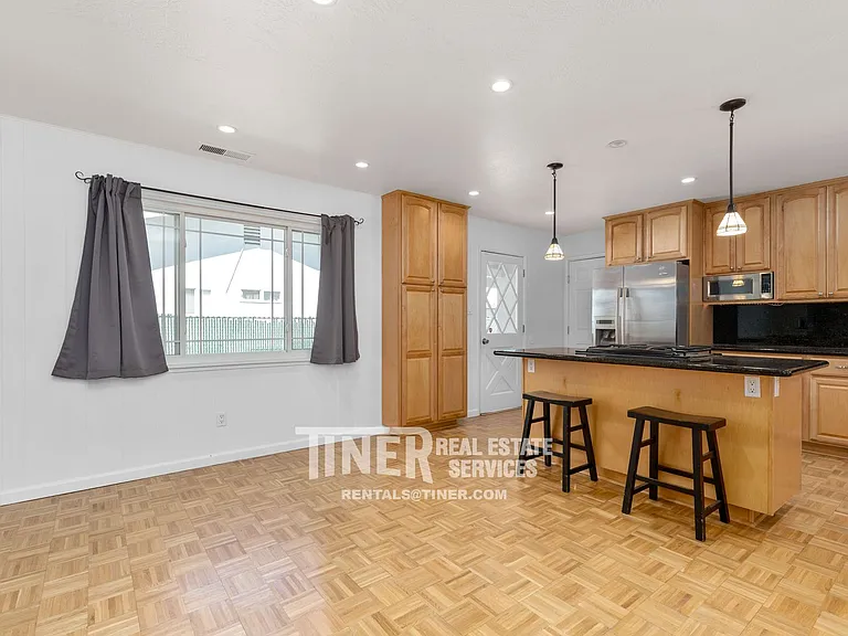 9136 Cecile Way — Photo 14