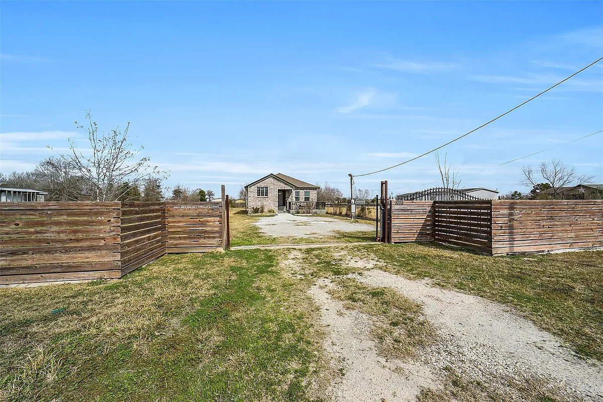 Building Photo - 1025 Arizona Dr