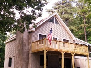 147 Squirrel Rd, Dingmans Ferry, PA 18328