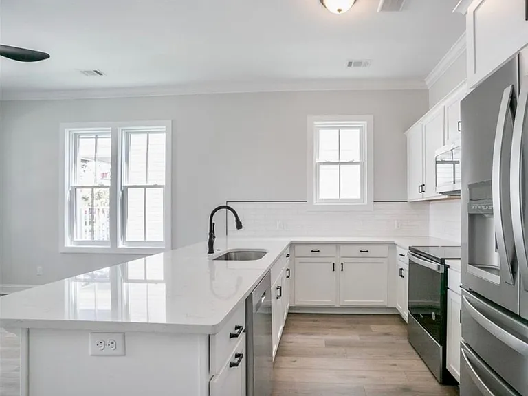 1718 Barnard St #1718 — Photo 36