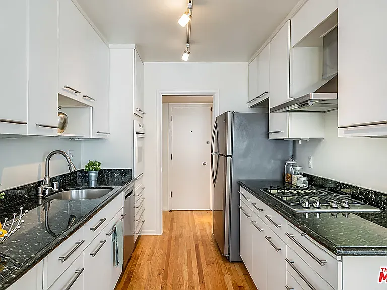 1410 S Bentley Ave #104 — Photo 13
