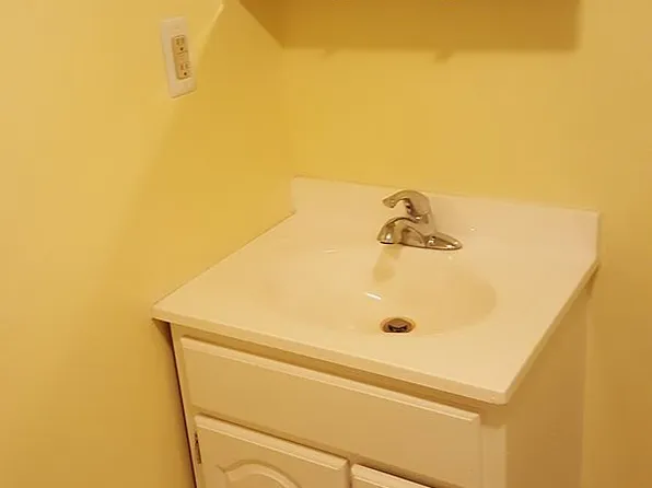 821 Valley Dr, Crownsville, MD 21032