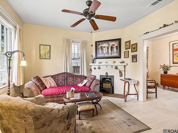 3rd image of 2132 Oleander St