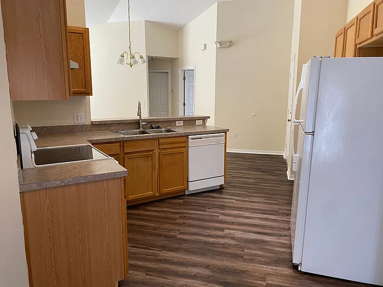 1201 Cedarwood Way — Photo 8