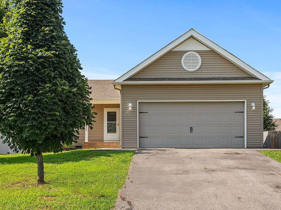 1st image of 1820 Emily Ln