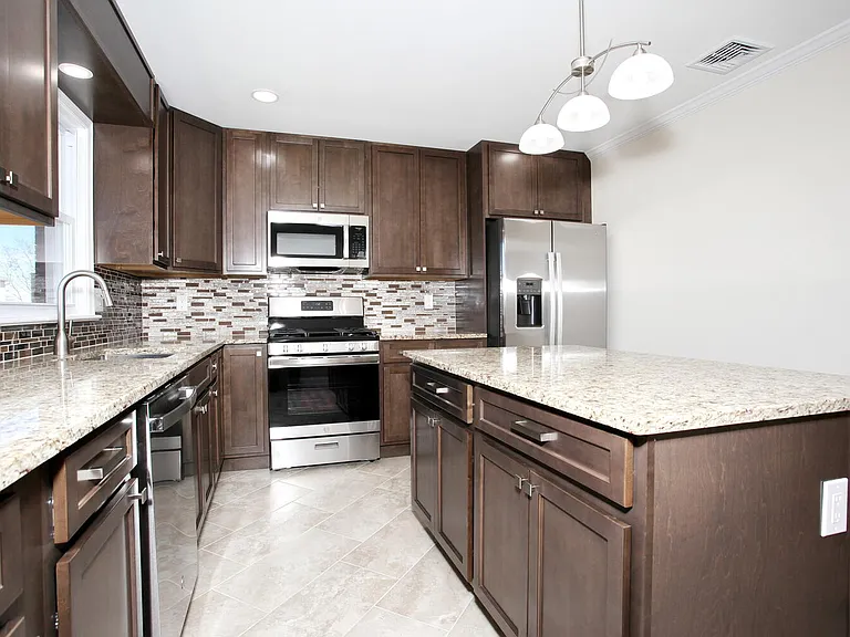 611 Kingsland Ave — Photo 19