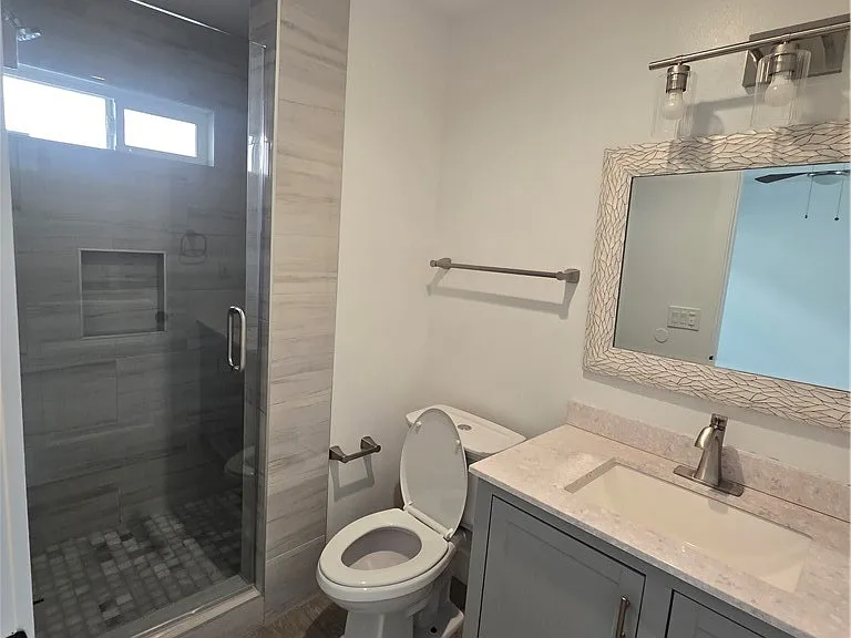 217 E Belmont St — Photo 10