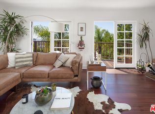 6884 Alta Loma Ter, Los Angeles, CA 90068