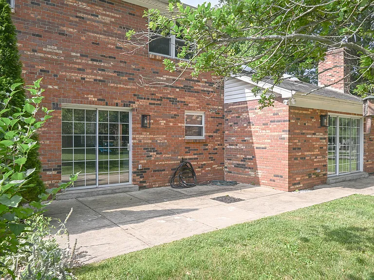 8152 Traverse Ct — Photo 42