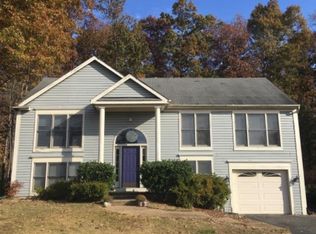 11915 Gardenia Dr, Fredericksburg, VA 22407