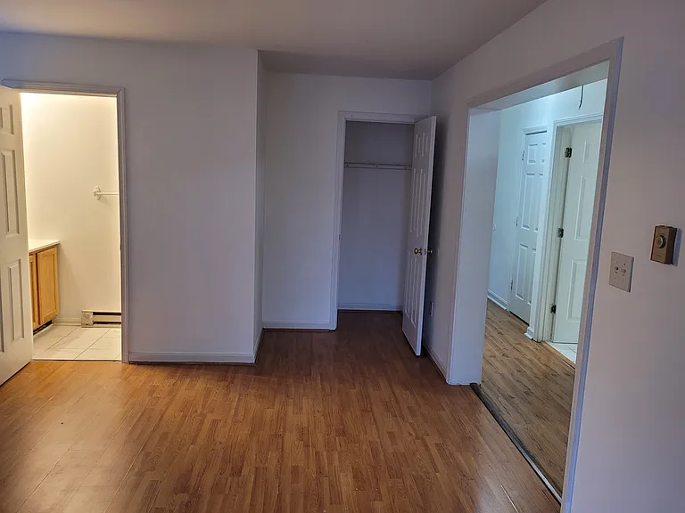 109 Burck St — Photo 5