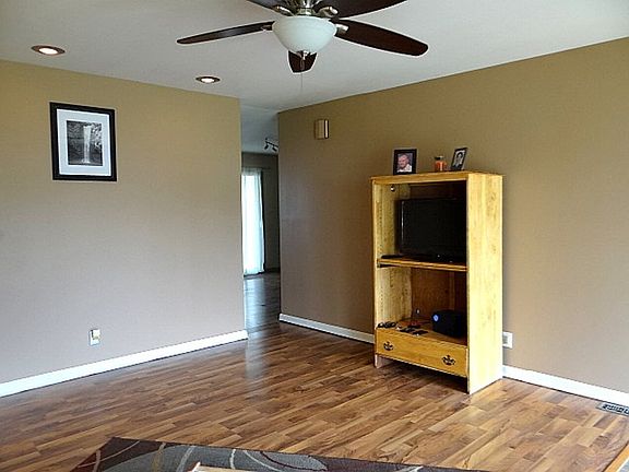 4th image of 2300 Pueblo Dr