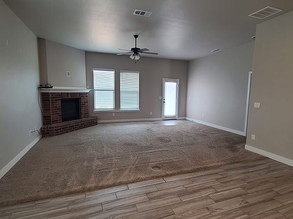 Living room. Unfortunately, it looks smaller in the picture